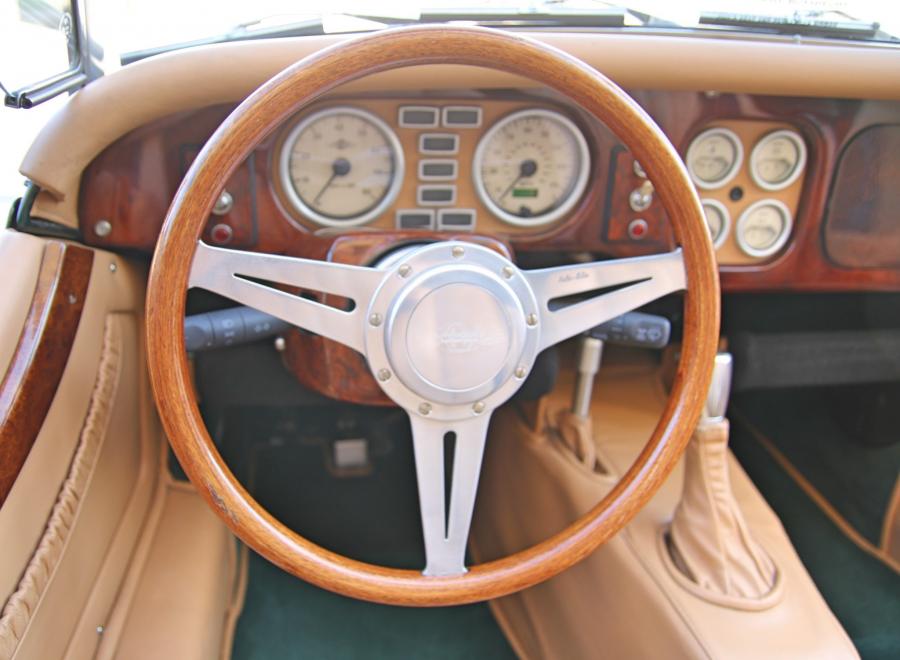 Панель приборов Morgan Roadster 2005 года  (фото 91 из 146)